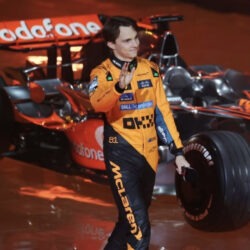 2025 MCLAREN OSCAR PIASTRI RACE SUIT F1 RACE SUIT REPLICA